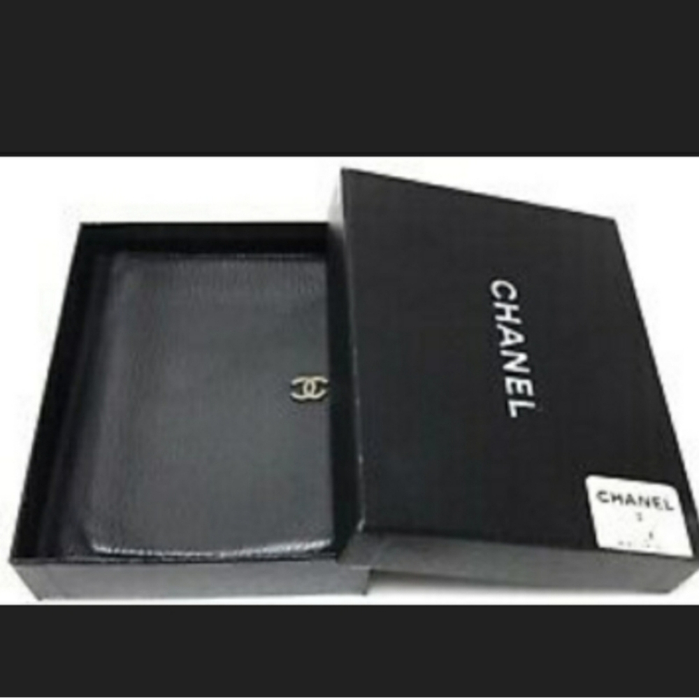 CHANEL soft calfskin leather bi-fold wallet & box